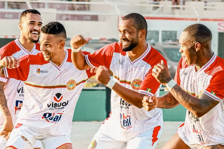 Jogadores da Juazeirense em jogo da pré-Copa do Nordeste