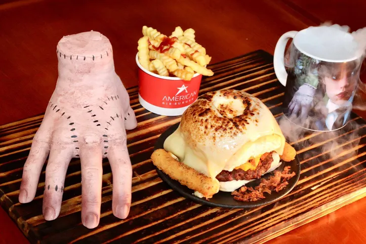 American Rib Burger possui um cardápio temático inspirado em personagens e franquias famosas