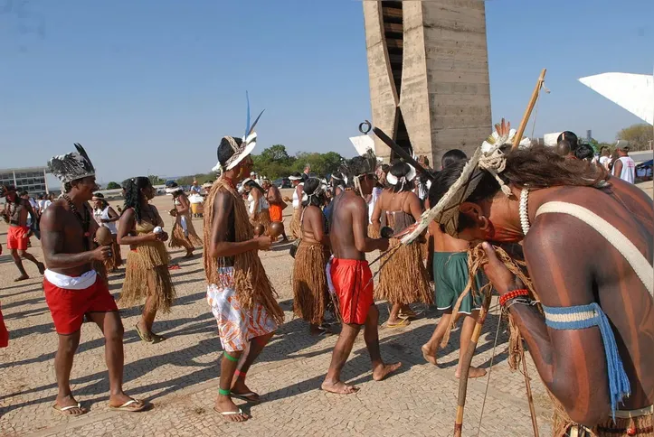 Pataxós hã hã hães em Brasília durante julgamento pelo Supremo Tribunal Federal