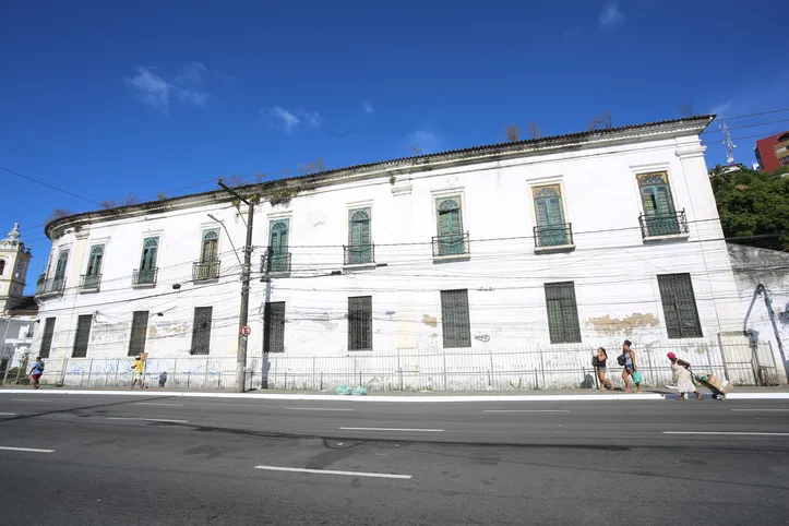 Fachada da escola militar