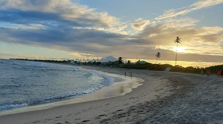 Praia de Arembepe, em Camaçari