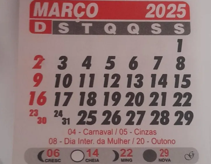 Neste calendário, além do dia 4, o dia 5 também é feriado