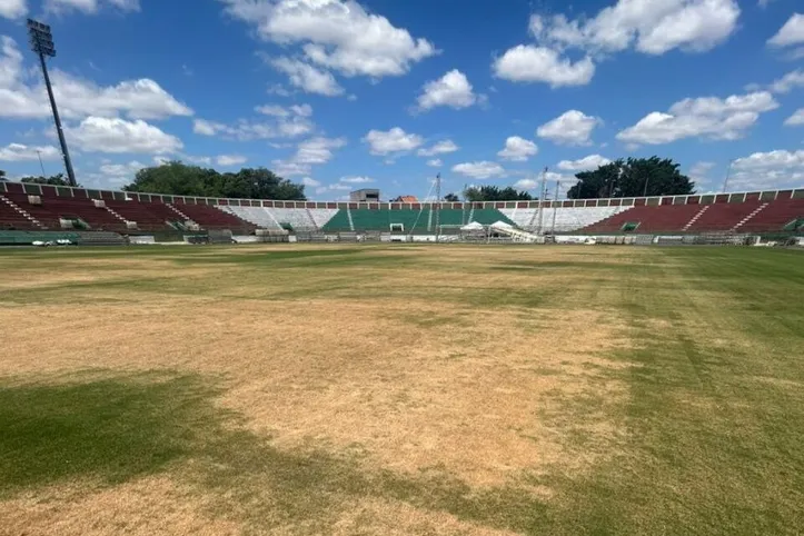 Estádio Alberto Oliveira, o Jóia da Princesa, após intervenções da prefeitura