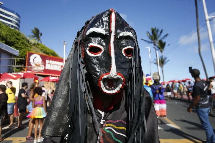 Imagem ilustrativa da imagem Fuzuê reúne amantes dos antigos carnavais; veja fotos