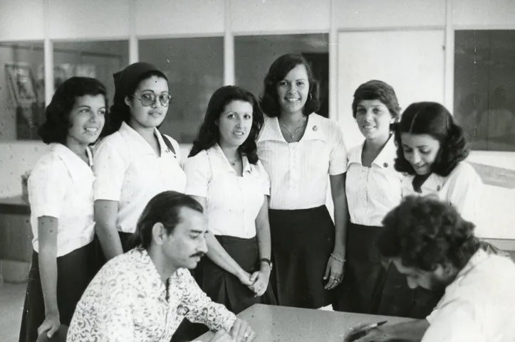 Turma de formandas dos cursos de Administração Secretariado e Contabilidade do Inst Femino em 1976