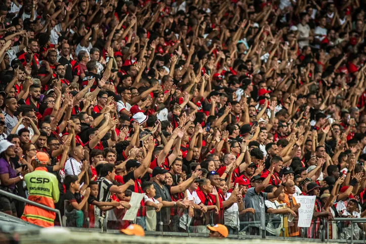 A torcida do Vitória voltou à Arena Fonte Nova após seis anos