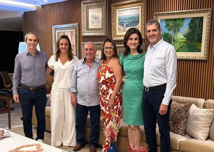 Cônsul-Geral de Portugal e esposa recebem grupo de casais em Salvador