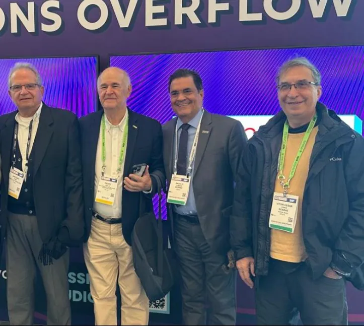 Tony Tawil e Pedro Faila da FCDL, Ângelo Almeida SDE e Victor Lopes do Sebrae participam do NRF