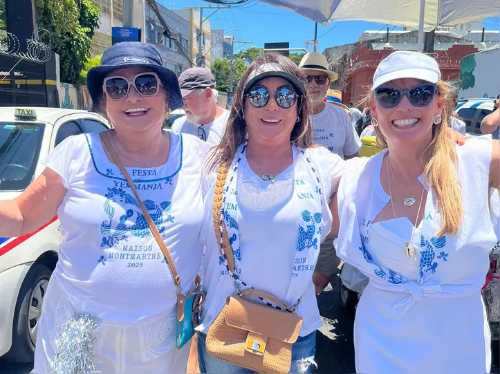 Marileide, Eliane e Karla participam dos festejos do dia 2 de fevereiro