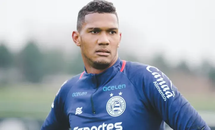 Imagem ilustrativa da imagem Mercado da bola: Bahia vê Everson distante e Vitória recusa proposta por Lucas Arcanjo