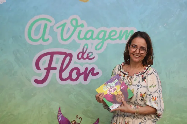 Anita Rocha lança terceiro livro de trilogia