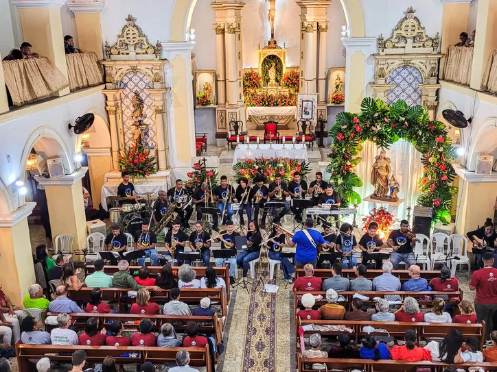 Apresentação da orquestra na Igreja N. S. de Santana (Catu, 2024)