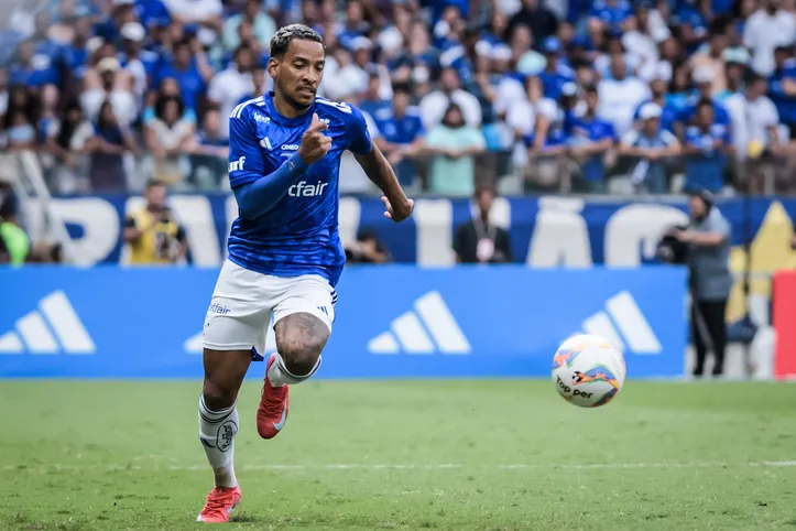 Matheus Pereira no jogo entre Cruzeiro x Atlético-MG, no Mineirão