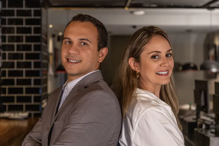 Os empresários Guilherme Reis e Emily Brandão estão à frente da Haus Pizzaria