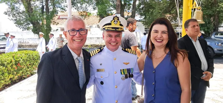 Alexandre de Souza Gomes e sua esposa, Elaine Gomes, e Jorge Pinto