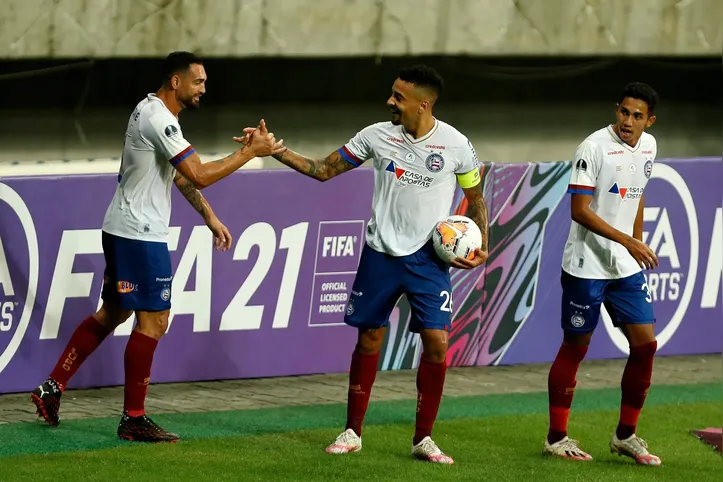 Gilberto, Gregore e Fessin, autores dos gols do Bahia contra o Melgar, em 2020