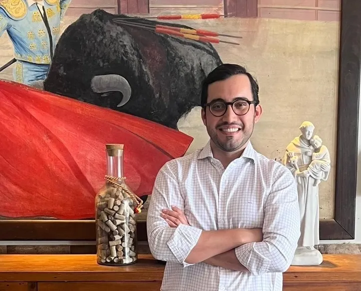 Rafael celebra os cinco anos do Santiago, que foram repletos de história, sabor e encontros inesquecíveis