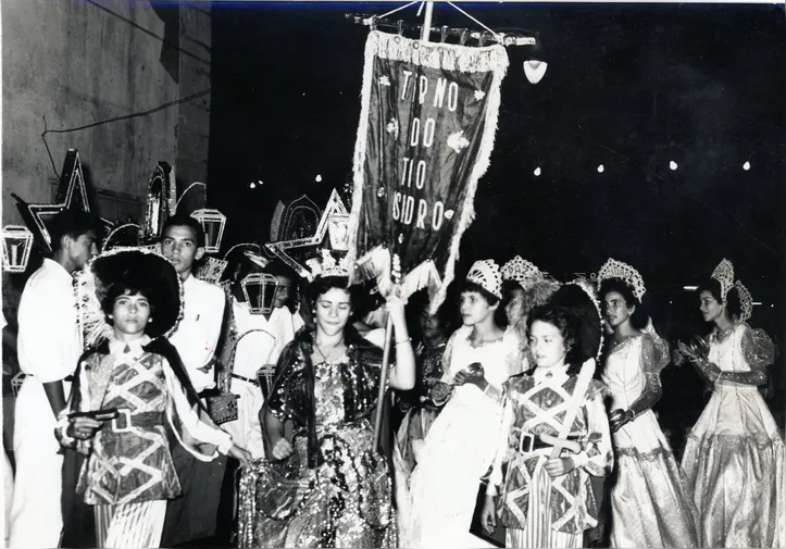 Registro de desfile de Terno de Reis em 1960