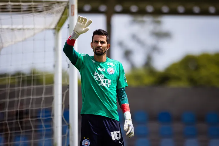 Com a lesão de Ronaldo, Marcos Felipe volta ao gol