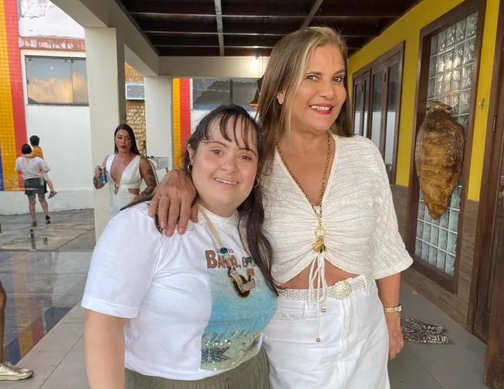 Amandinha e sua dinda, Ana Cláudia, em momento especial