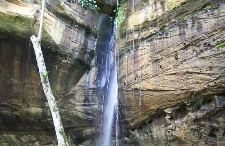 Cachoeira do Urubu, em Santo Amaro