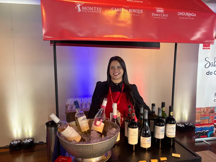 Amostra de vinhos tradicionais do Chile feita por Renata Magalhães