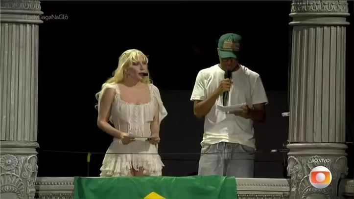 Funcionário do Copacabana Palace, Nicolas Rafael ajudou cantora a se declarar ao público