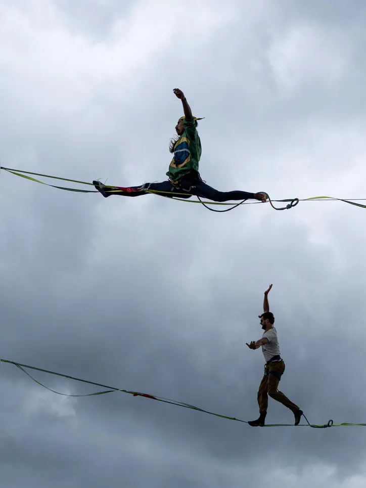 Matheus Vidal, atleta de slackline