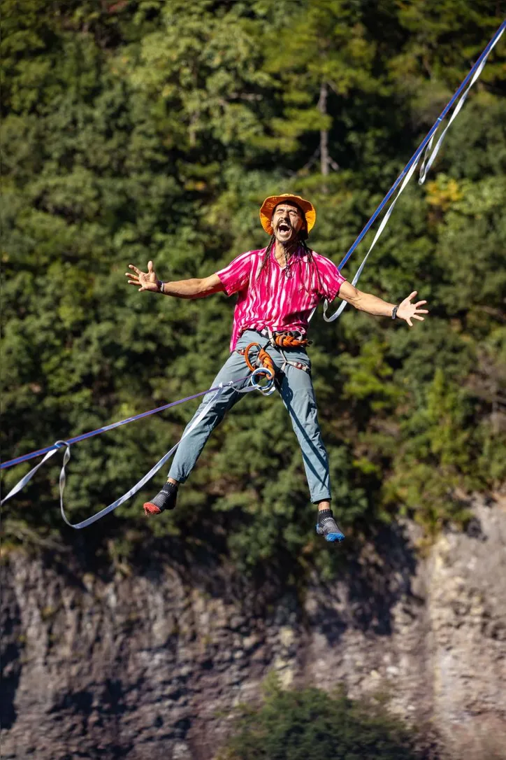 Matheus Vidal, atleta de slackline