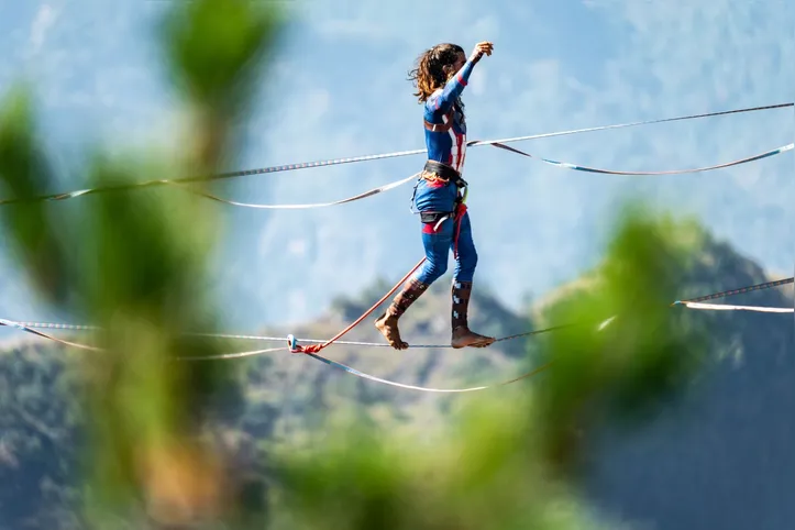 Matheus Vidal, atleta de slackline