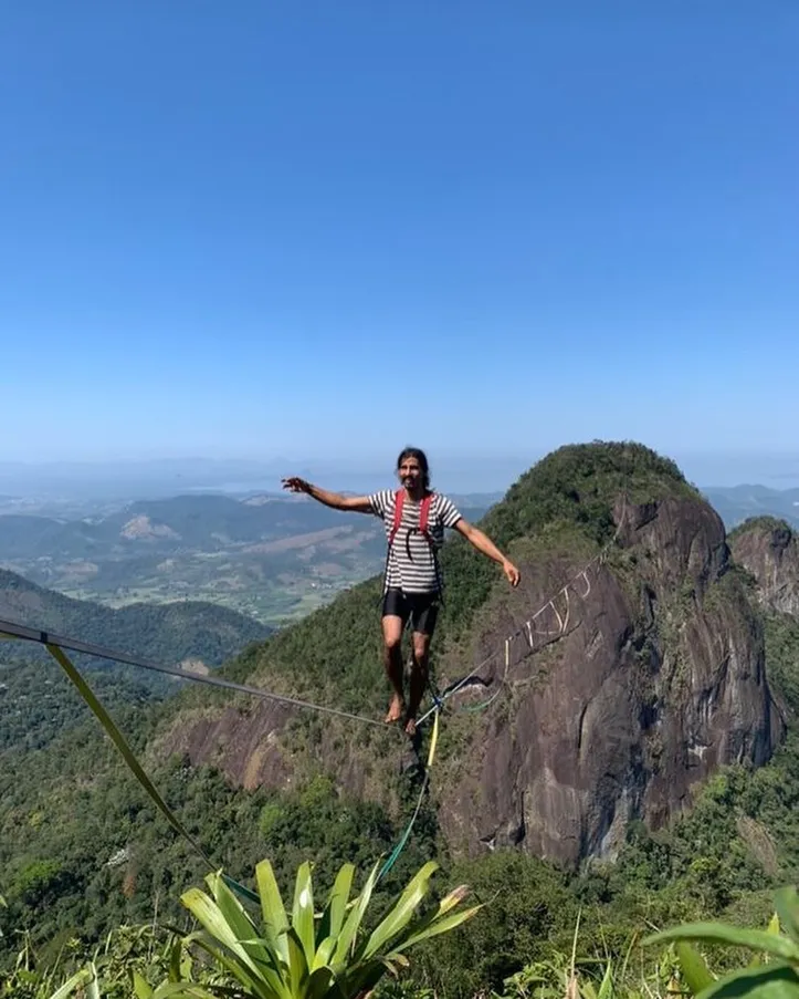 Matheus Vidal, atleta de slackline