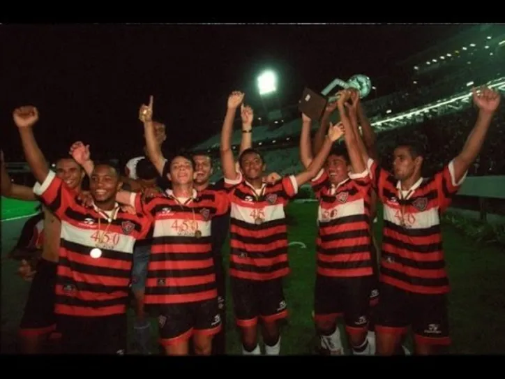 Vitória se sagrou bi-campeão da Copa do Nordeste em 1999