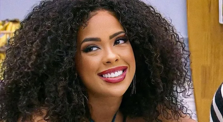 Marvvila é cantora e ex-BBB