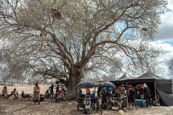 Figurantes e equipe do set em Paulo Afonso