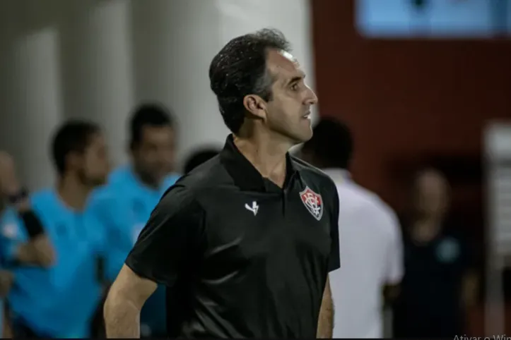 Léo Conde foi treinador do Vitória em 2023 e em 2024
