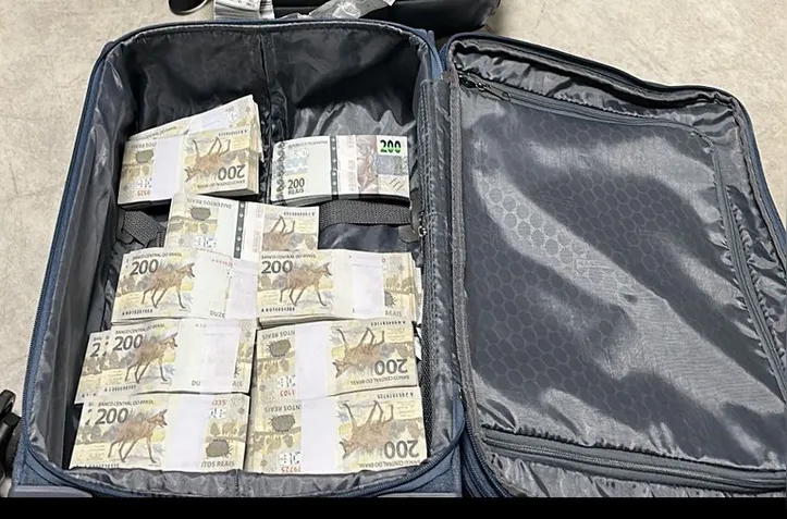 Trio desembarcou em Brasília em um voo vindo de Manaus
