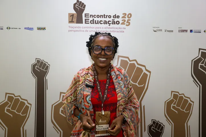 Juciene Malaquias dos Santos, professora da Escola Municipal Padre Luiz Palmeira de Simões Filho