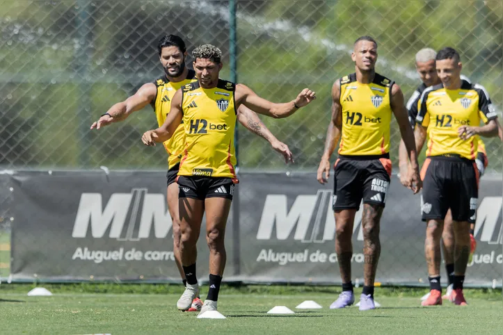 Rony em treino do Galo