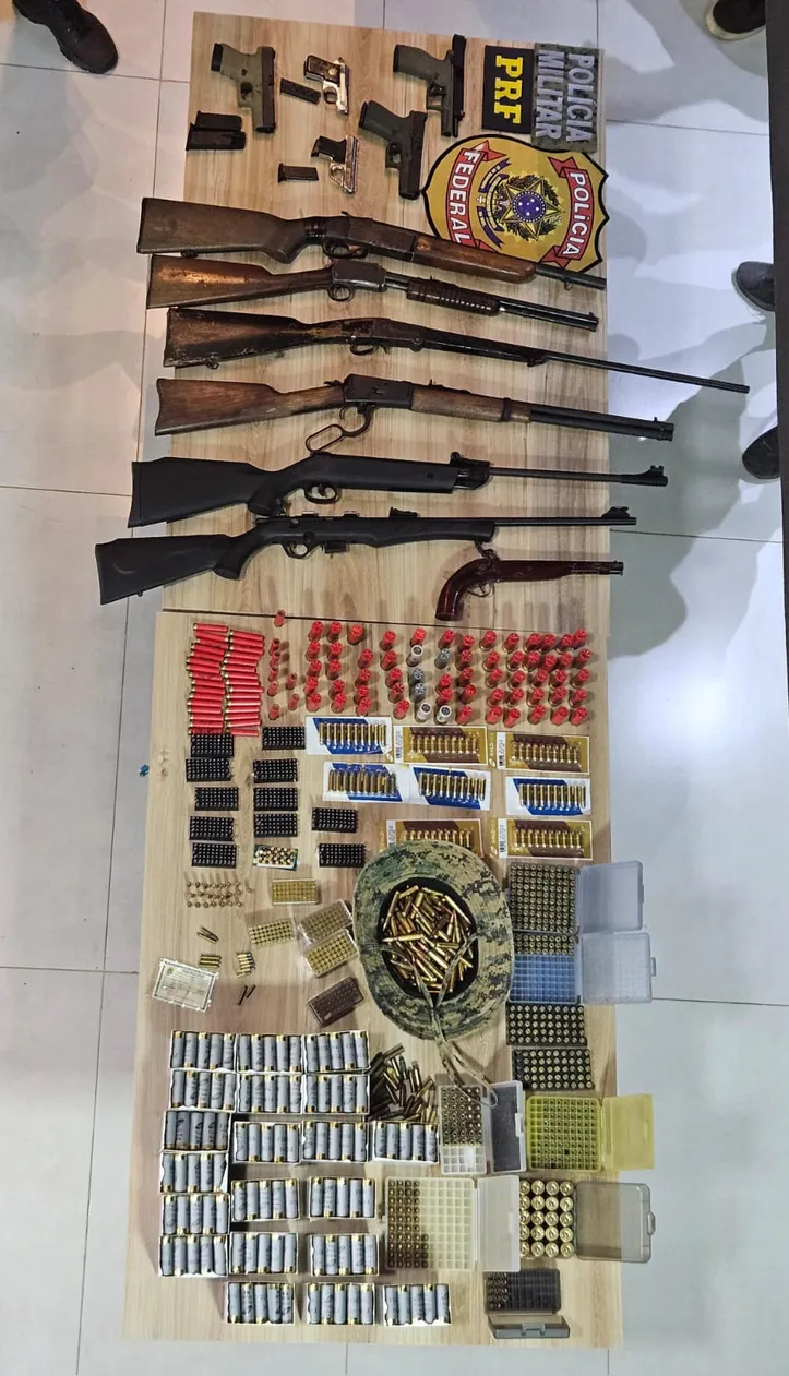 Dois homens foram levados à Delegacia da Polícia Federal em Barreiras