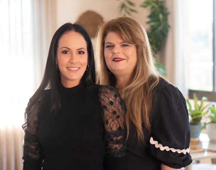 Jack e Nanda recebem para o Dia das Mães na Bee Home