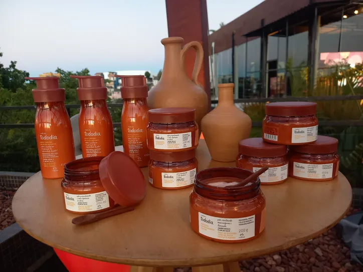 Linha de produtos Natura Tododia Jambo Rosa e Flor de Caju