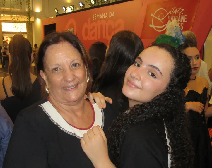 Giovanna e a vovó coruja, Tânia Andrade