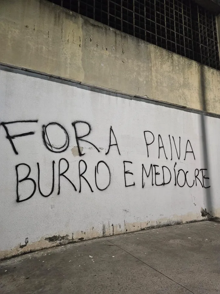 Torcida do Botafogo exige saída de Renato Paiva do Botafogo