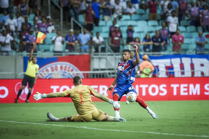 Lucho Rodríguez em ação no triunfo contra o América-RN