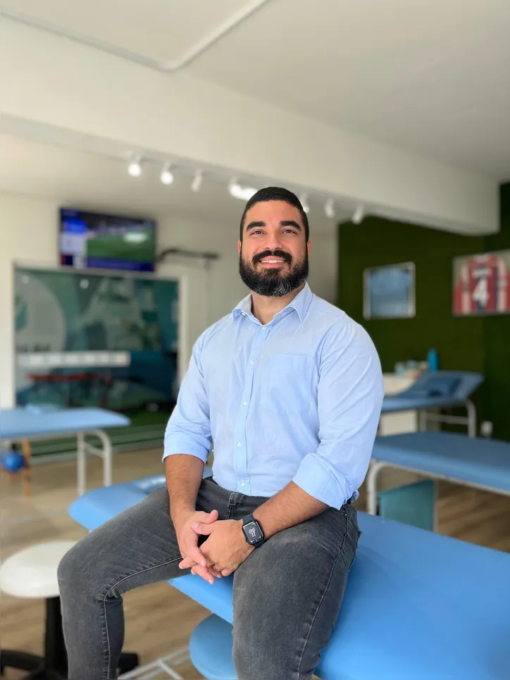 Abilio Oliveira Passos Neto, fisioterapeuta ortopédico especializado na área esportiva