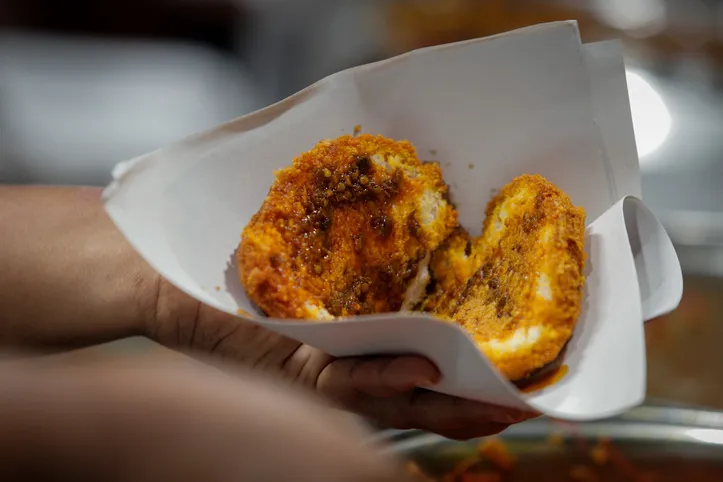 Acarajé com molho de pimenta
