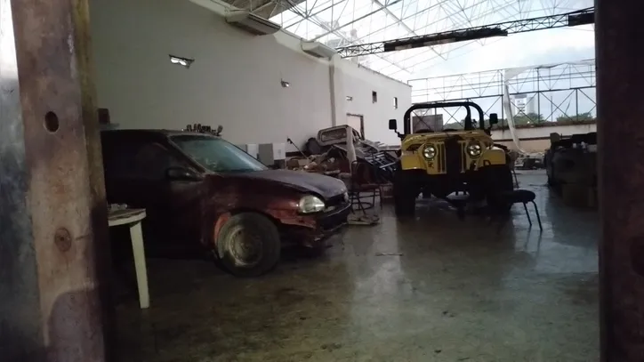 Segundo Carlos Alberto, diretor do movimento, no local funcionava um desmanche de carros