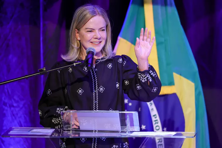 Cerimônia de transmissão de cargo do Ministério das Mulheres. Márcia Lopes, assume a pasta no lugar de Cida Gonçalves. Participam do evento autoridades de governo e representantes de movimentos de mulheres e de organizações da sociedade civil