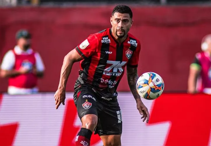 Rato em ação pelo Vitória