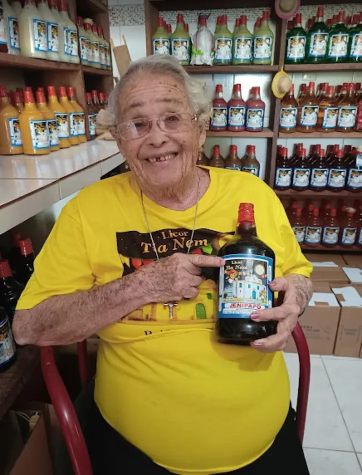Imagem ilustrativa da imagem Tia Nem: 100 anos de vida e ícone na fabricação do licor de Cachoeira